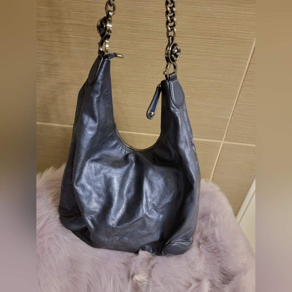 Authentic Gucci crossbody bag.